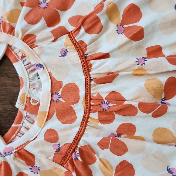 18 Month Sleeveless Orange Flower Romper for toddler - BNWT - Picture 2 of 4